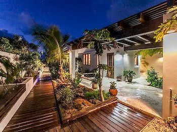 Waves On Shoal Bay Villa ANGUILLA